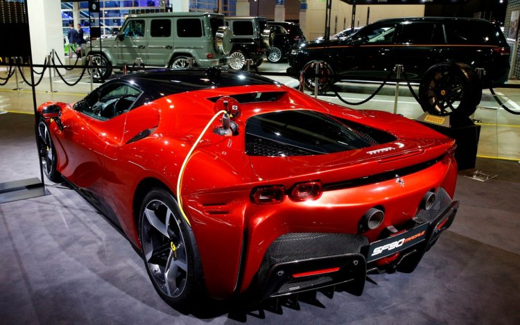 Ferrari promet plus de voitures électriques uniques