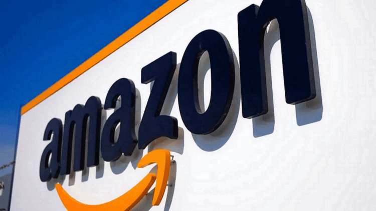 Amazon poursuit des milliers d'administrateurs de groupes Facebook pour de fausses critiques